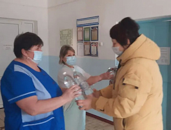 Освященную воду доставили и жителям геронтологического отделения в селе Кулешовка